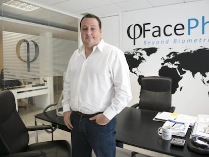 Salvador Mart&iacute;, presidente de Facephi, en la sede de la empresa