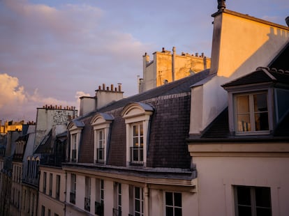 Las características mansardas de París, un símbolo inequívoco de la ciudad. 