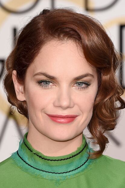 Ruth Wilson fue una de las 'celebs' que apostó por los rizos marcados en la alfombra roja de los Globos de Oro.