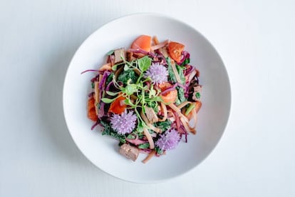 <p>Hemos cruzado y estudiado lo que las grandes consultoras y los gigantes de la distribución dicen que compraremos. y hemos acudido a nuestros expertos en nutrición y consumo para saber, antes (y mejor) que nadie, qué nos tienen preparado…</p>