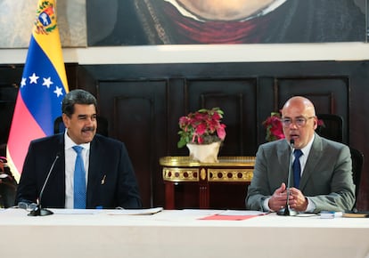 Nicolás Maduro y  Jorge Rodríguez