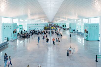 Pasajeros en el aeropuerto de Josep Tarradellas Barcelona-El Prat.