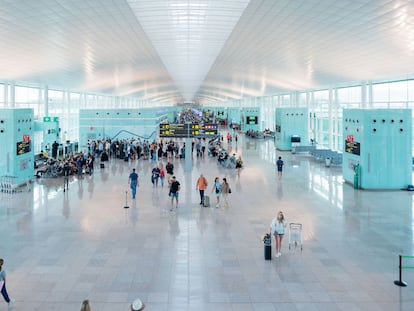 Pasajeros en el aeropuerto de Josep Tarradellas Barcelona-El Prat.