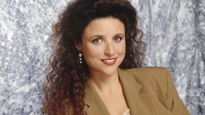 Julia Louis-Dreyfus como Elaine Benes.