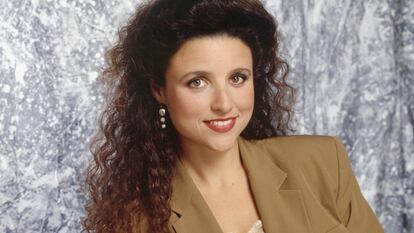 Julia Louis-Dreyfus como Elaine Benes.