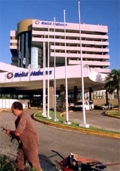 Entrada del hotel Meliá Habana en la capital cubana.