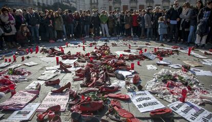 Foto de archivo de la concentraci&oacute;n en la Puerta del Sol de Madrid contra la violencia de g&eacute;nero.