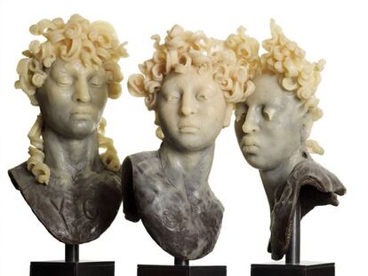 'Cabezas Bruselas I, II y III', de Javier Marín.