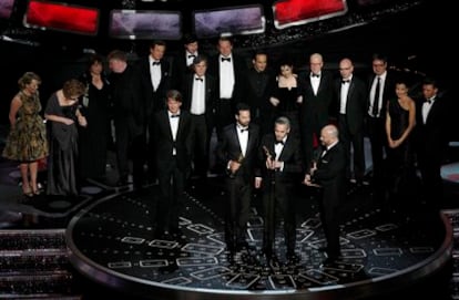 El equipo de 'El discurso del rey' recibe el Oscar a la mejor película