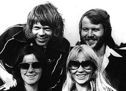 Los componentes del grupo sueco ABBA, en una fotografía de 1977.