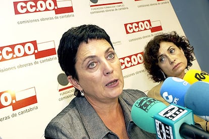 Mercedes Gallizo y la delegada del Plan Nacional sobre Drogas, Carmen Moya, en Santander.