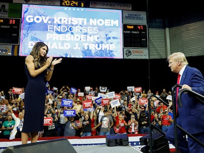 South Dakota Governor Kristi Noem welcomes former U.S. President and Republican presidential candidate Donald Trump before he speaks at a South Dakota Republican party rally in Rapid City, South Dakota, U.S. September 8, 2023.