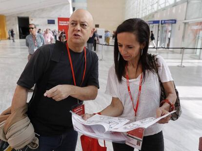 Odón Elorza y Beatriz Corredor tras acreditarse en el Congreso del PSOE.