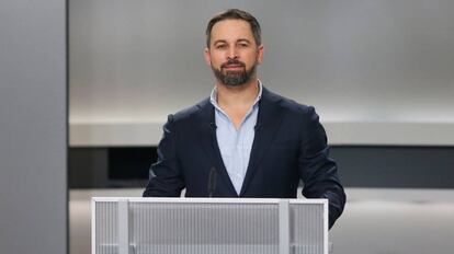 El líder de Vox, Santiago Abascal, durante el debate electoral de este lunes.