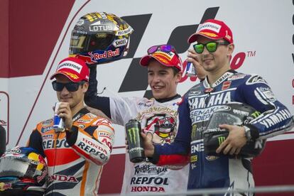 Pedrosa, M&aacute;rquez y Lorenzo, en el podio.