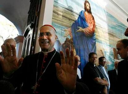 El secretario de Estado del Vaticano, el cardenal Tarcisio Bertone, ayer en La Habana.