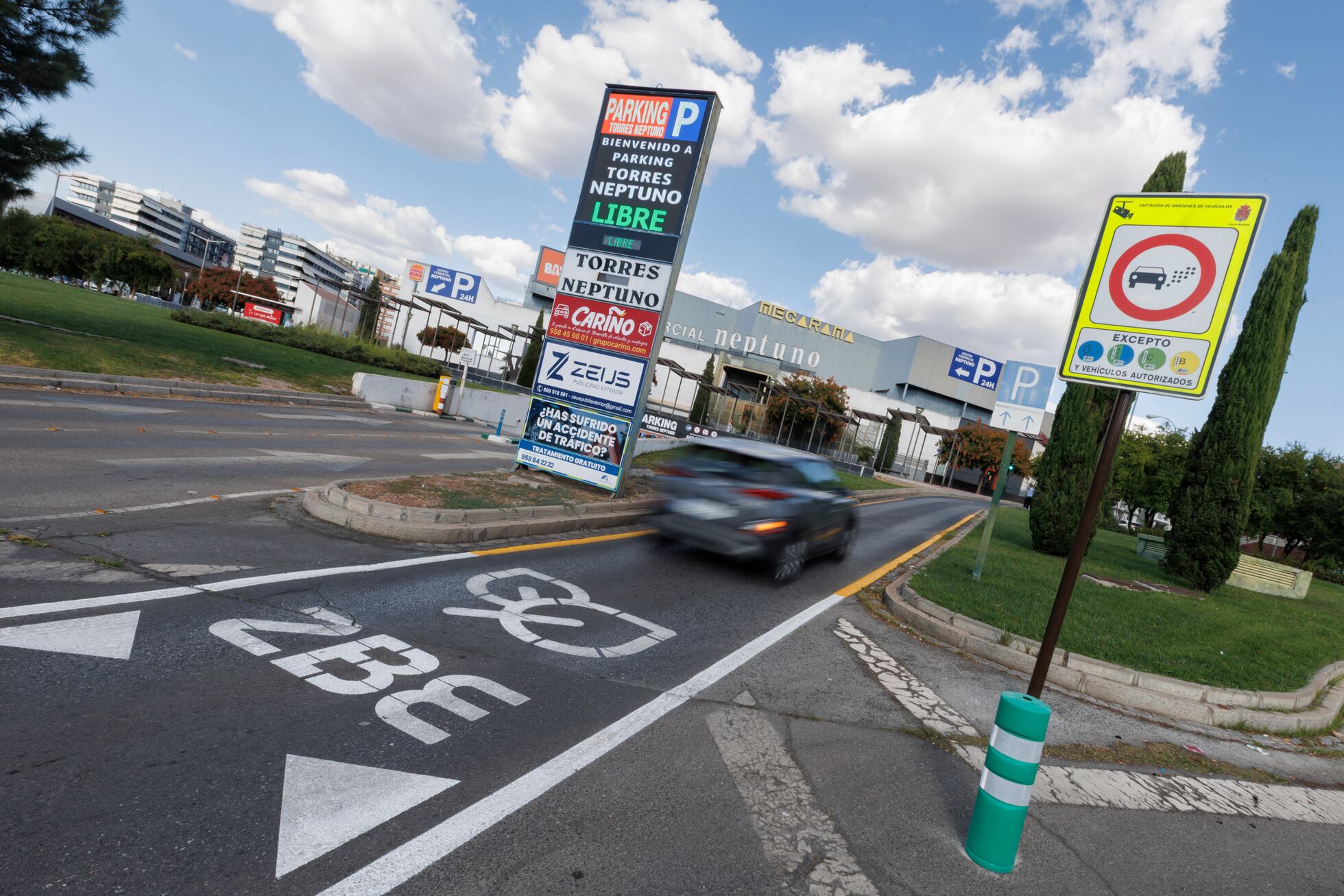 La Zona de Bajas Emisiones de Granada exime a los coches de la capital ...