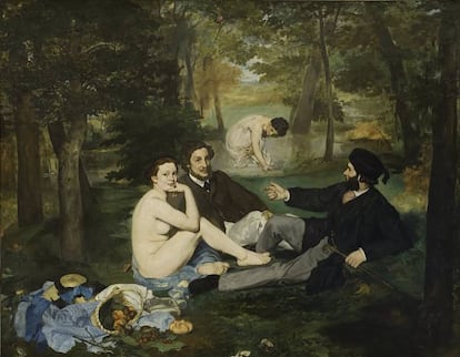 <strong> Cómo es.</strong> Ya en su día creó escándalo la imagen de una mujer completa y gratuitamente desnuda entre hombres para disfrutar de un picnic campestre. No solo por eso, pero también. </p> <strong> Cómo quedaría.</strong> Aquí la resolución es muy fácil. O todos vestidos, o todos desnudos. No hay más misterio.