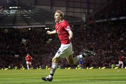 Fletcher celebra su gol al Chelsea.