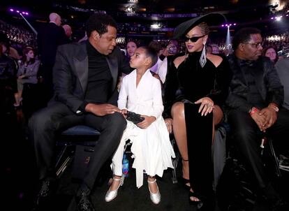 Foto de familia: Jay-Z, Blue Ivy y Beyoncé durante la gala de los Grammy.