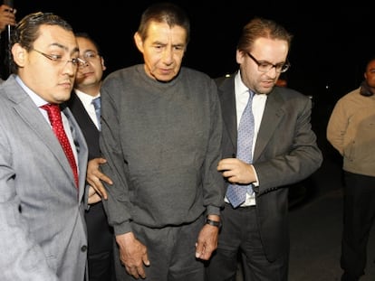 El general Tomás Ángeles, en chándal, al salir de prisión.