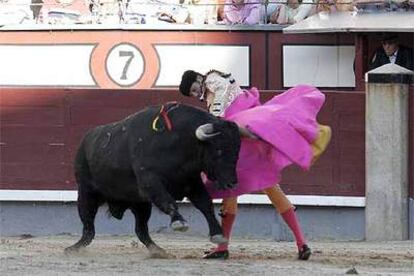 Uceda Leal, en el primer toro de la tarde.