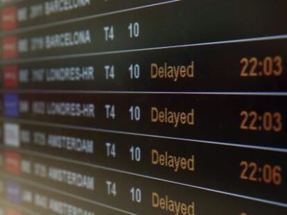 Panel de la T-4 del aeropuerto Adolfo Su&aacute;rez Madrid-Barajas.