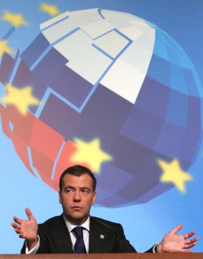 El presidente Dmitri Medvédev, en la rueda de prensa posterior a la cumbre bilateral Rusia-UE.