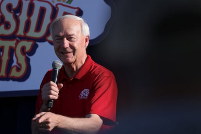 Asa Hutchinson, en un acto de campaña en Des Moines (Iowa), la semana pasada.