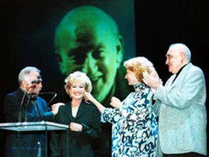 De izquierda a derecha, Fernando Guillén, Marisa Leza, Carmen Alborch y Juan Seoane.