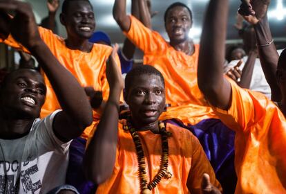 Alguns dos senegaleses da Ch&aacute;cara Alian&ccedil;a.