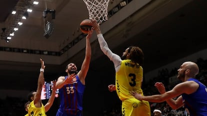 Mirotic lanza ante Webb