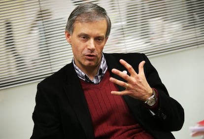 Vicent J. Martínez, durante un momento de la entrevista.
