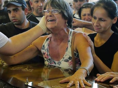 Familiares de las víctimas del incendio.