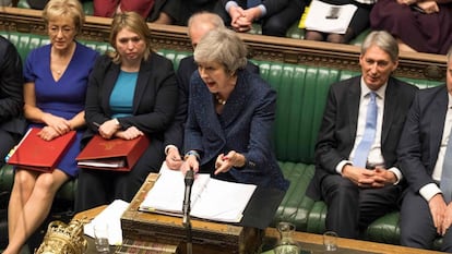 La primera ministra británica, Theresa May, interviene en el Parlamento. MARK DUFFY (AFP)