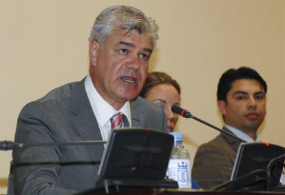 Alpidio Armas, durante su intervención tras convertirse en el nuevo presidente del Cabildo herreño.