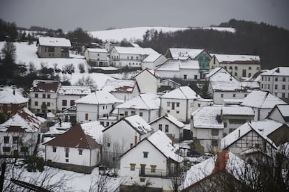 Snowfall in the town of Jaurrieta, in Navarre, on Tuesday.  