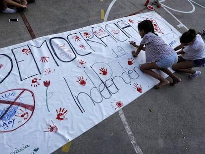 Students at a school in Barcelona in the days leading up to the October 1 referendum.