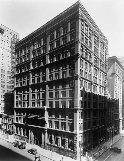 El edificio Home Insurance Building de Chicago. Estuvo en pie entre 1885 y 1931 y está considerado, con sus 12 plantas, el primer rascacielos del mundo.