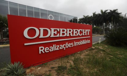 Cartel de la constructora Odebrecht, en R&iacute;o de Janeiro (Brasil)
 