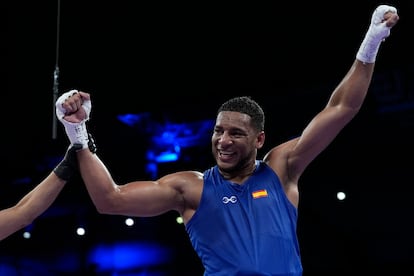 Enmanuel Reyes lleva al boxeo olímpico español a las nubes en París