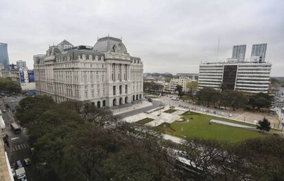 Vista del Centro Cultural Kirchner, en Buenos Aires,