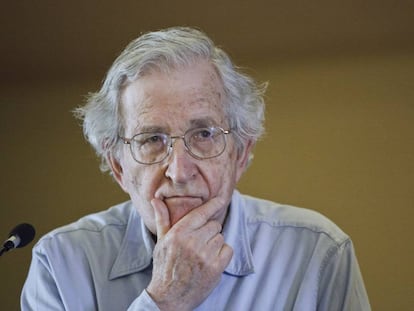 Noam Chomsky, educador, lingüista y activista político.