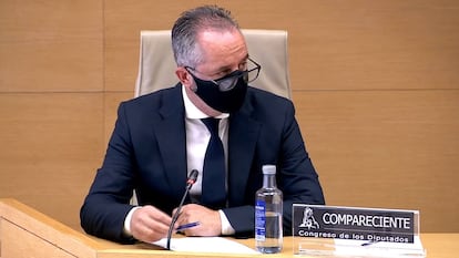 El comisario Andrés Gómez Gordo, durante su comparecencia en la comisión Kitchen del Congreso de los Diputados, el pasado mayo.