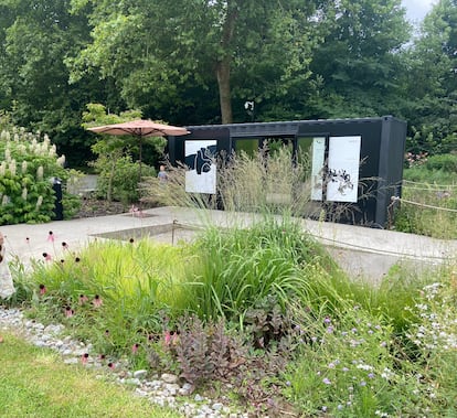 An unruly bed of perennials in the entrance garden of Chillida Leku (Gipuzkoa), created by Dutch landscaper Piet Oudolf.