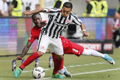 Marco Fabián durante el último juego de la Bundesliga