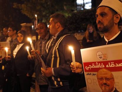 Protesta por el asesinato del periodista Jamal Khasoggi ante el consulado saudí en Estambul, el pasado día 25.
