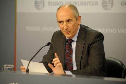 El portavoz, Josu Erkoreka, durante la rueda de prensa tras el Consejo de Gobierno.