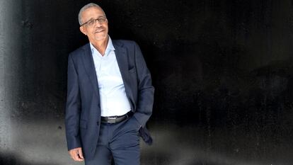 Yasmina Khadra (Kenadsa, El Sáhara, 1955), en una entrevista para diario EL PAÍS, en una imagen de archivo