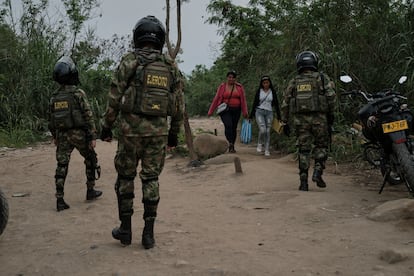 Colombian soldiers patrol the trails near the Simón Bolívar International Bridge in Colombia, on March 29.